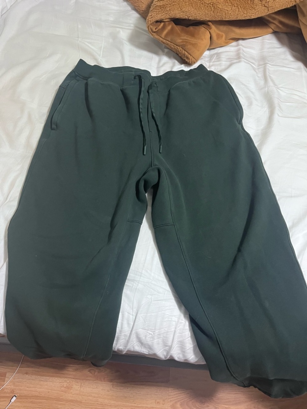 Lululemon green sweatpants
